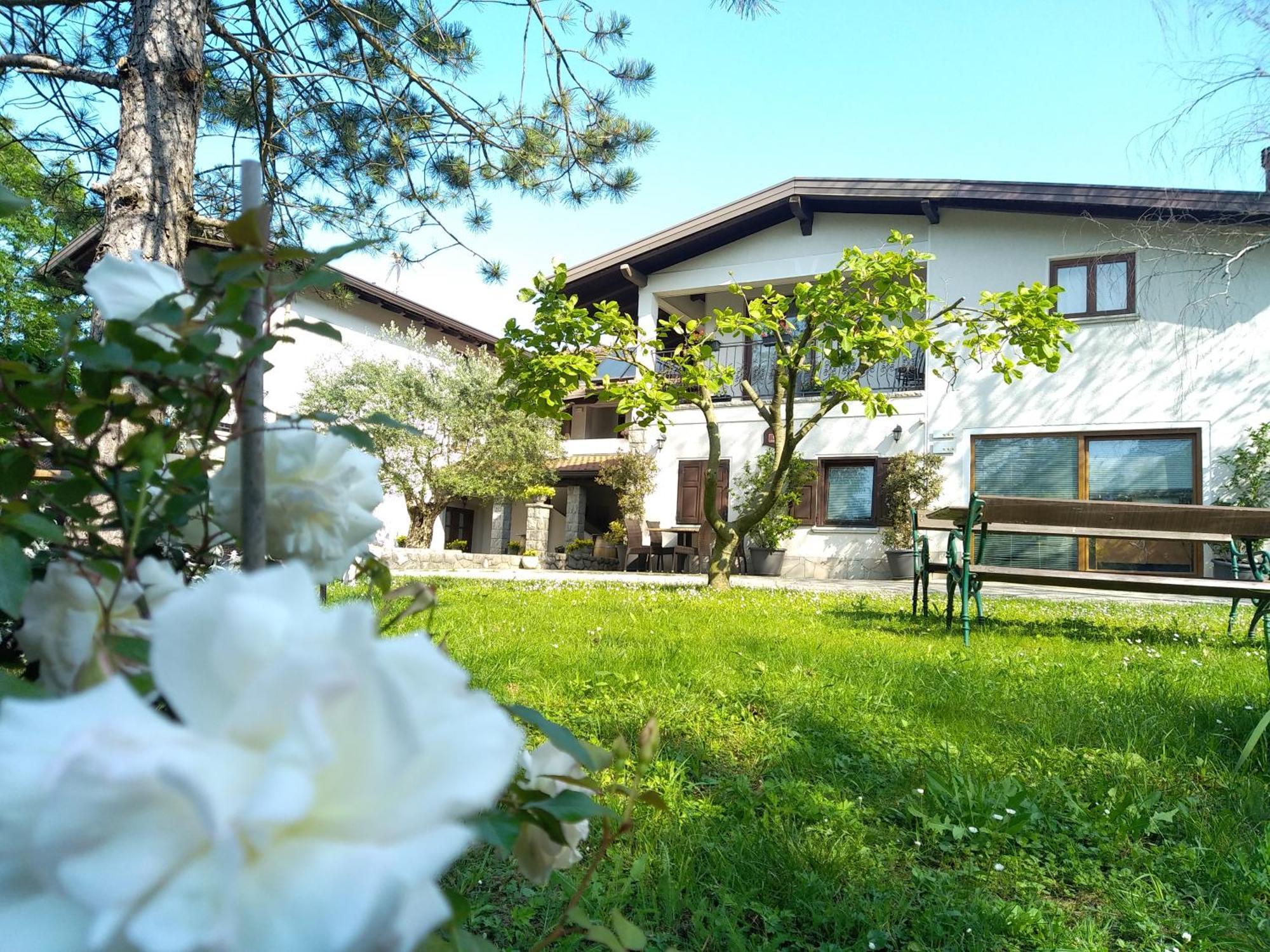 Pri Martinovih Apartment Deskle ภายนอก รูปภาพ